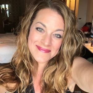 Meet your Posher, Christine